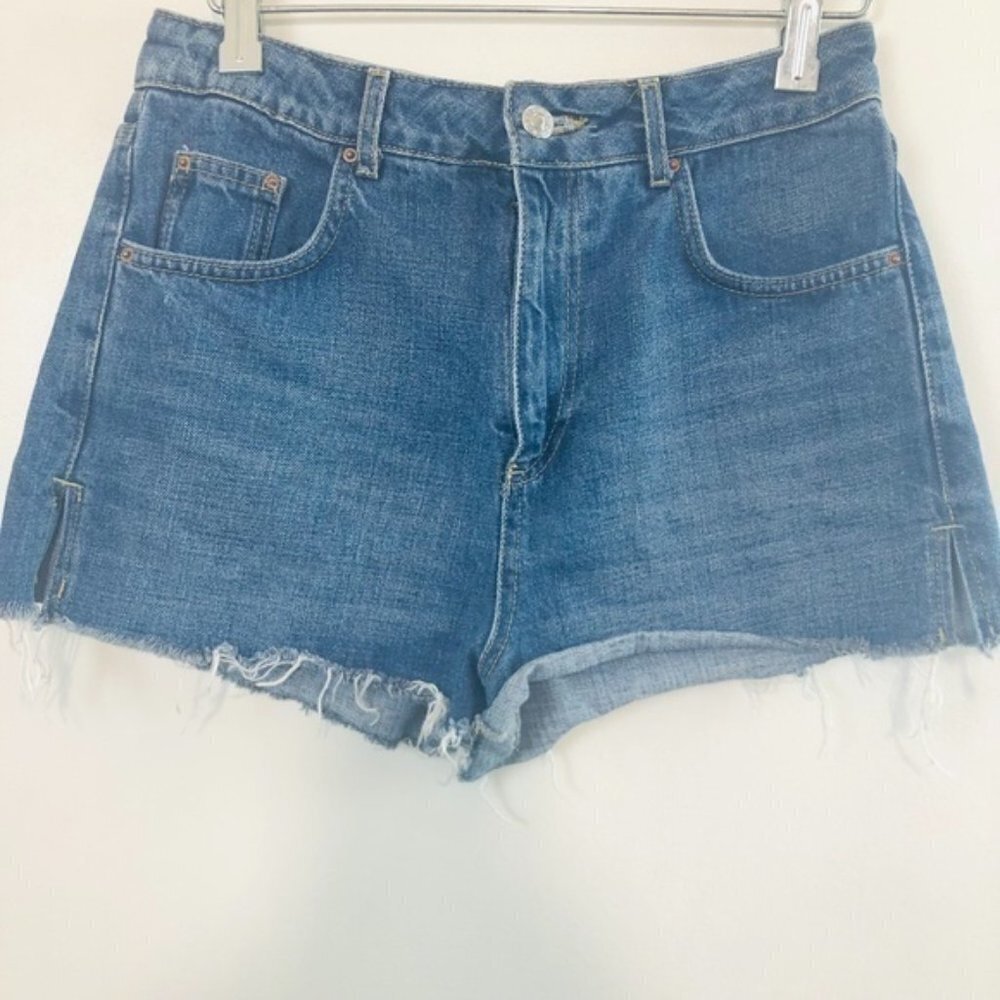 Topshop High Rise Moto Mom Raw/Fray Hem Denim/Jeans Cut Off Shorts-Size 6 - Picture 2 of 11